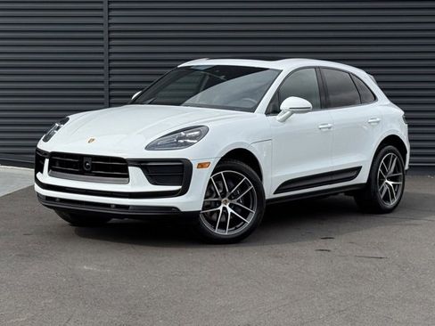 New 2026 Porsche Macan image 1