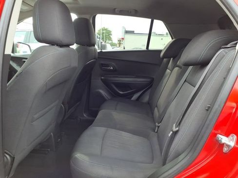 Used 2015 Chevrolet Trax LT w/ LT Sun and Sound Package FWD image 9