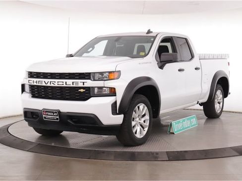 Used 2019 Chevrolet Silverado 1500 Custom w/ Custom Value Package AWD/4WD image 10