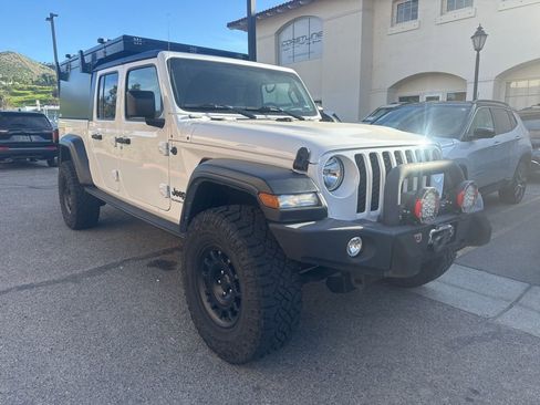 Certified 2022 Jeep Gladiator Sport image 4