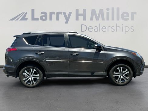 Used 2018 Toyota RAV4 LE w/ Carpet Mat Package FWD image 6