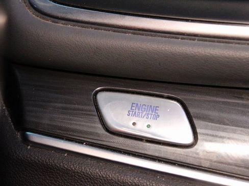 Used 2020 Buick Enclave Essence image 26