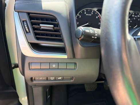 Used 2023 Nissan Rogue SV w/ SV Premium B Package AWD/4WD image 28