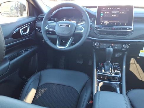 New 2026 Jeep Compass Latitude image 4