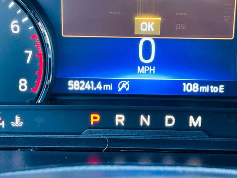 Used 2020 Ford Explorer XLT image 21