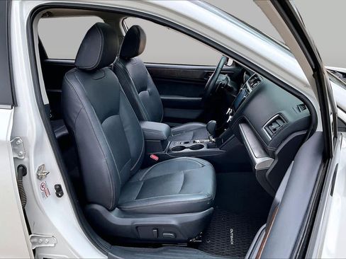 Used 2019 Subaru Outback 2.5i Limited AWD/4WD image 9