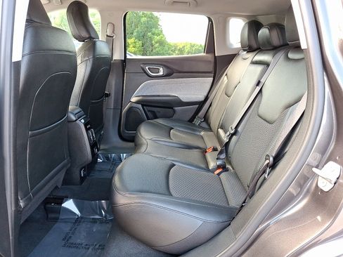 Used 2022 Jeep Compass Latitude AWD/4WD image 10