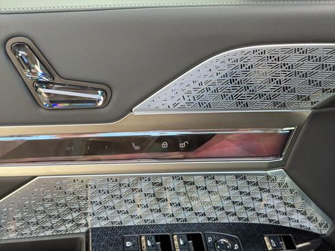 New 2026 BMW 740i xDrive w/ Executive Package AWD/4WD image 21