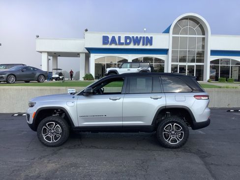 Used 2022 Jeep Grand Cherokee Trailhawk AWD/4WD image 4