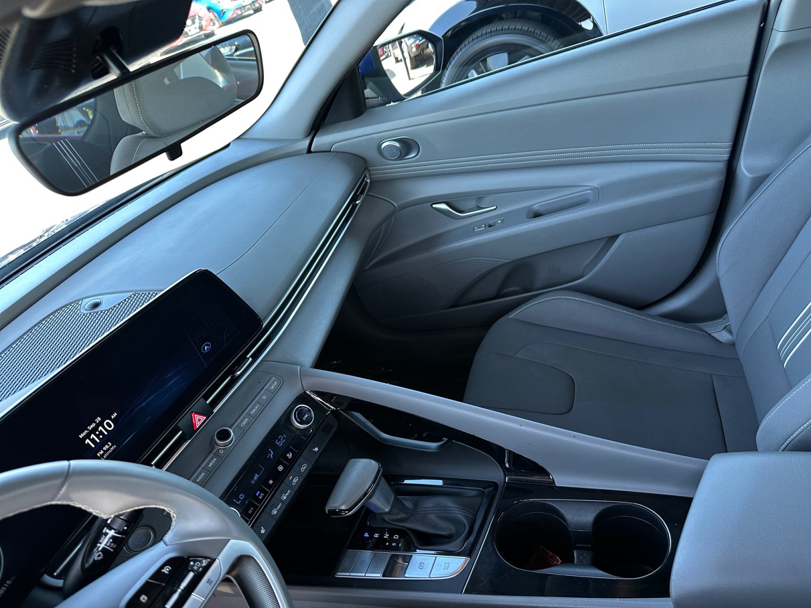 Used 2023 Hyundai Elantra SEL w/ Convenience Package FWD image 24