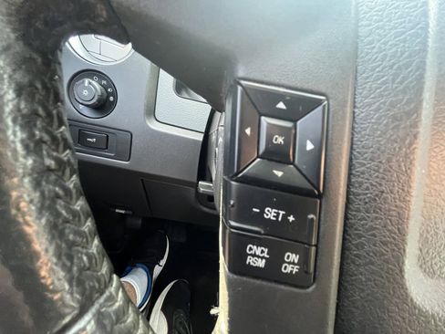 Used 2011 Ford F150 XLT w/ XLT Chrome Pkg image 27