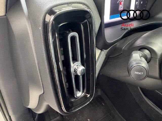 Used 2023 Volvo XC40 B5 Plus w/ Driver Assist Package AWD/4WD image 31