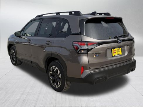 Used 2025 Subaru Forester Premium w/ Convenience Package #1 AWD/4WD image 5