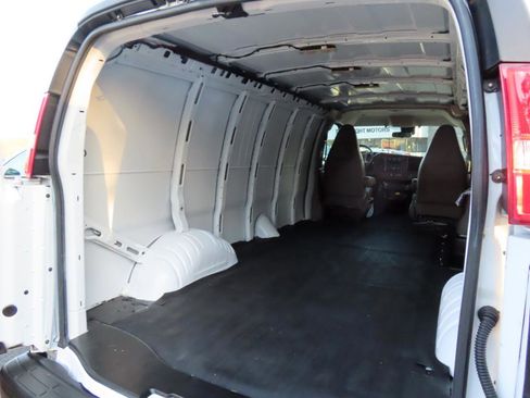 Used 2020 Chevrolet Express 2500 Extended w/ Driver Convenience Package image 11