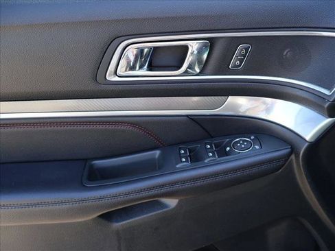 Used 2018 Ford Explorer Sport w/ Ford Safe & Smart Package AWD/4WD image 10