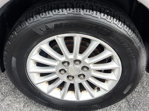 Used 2012 Buick Enclave Leather AWD/4WD image 8