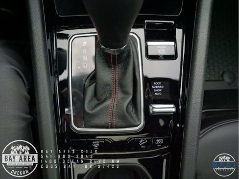 New 2026 Jeep Compass Trailhawk w/ Sun, Sound & Navigation Group image 16