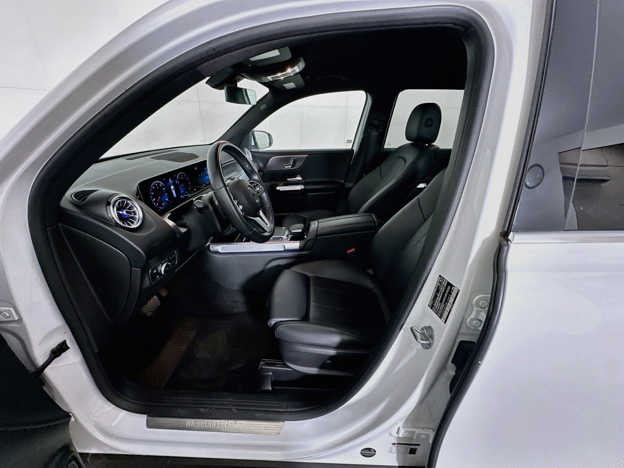 Used 2021 Mercedes-Benz GLB 250 image 13