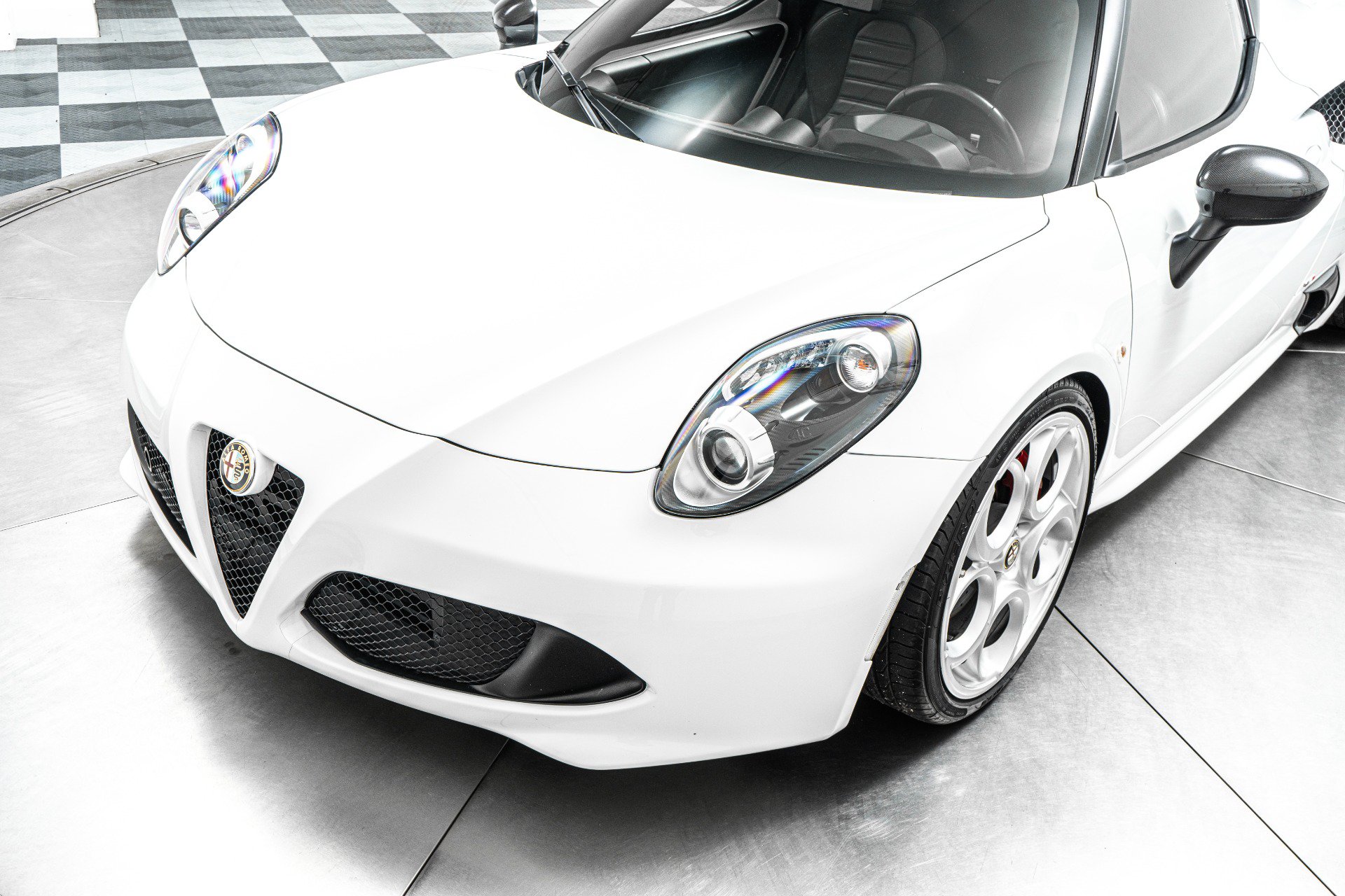 Used 2015 Alfa Romeo 4C Coupe w/ Leather Interior Group RWD image 31