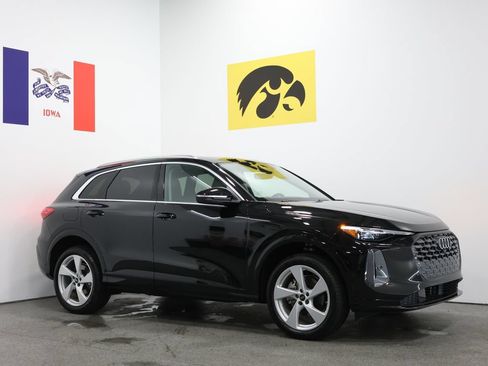 Used 2025 Audi Q5 Premium Plus w/ Premium Plus AWD/4WD image 1