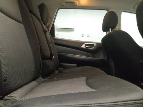 Used 2019 Nissan Pathfinder S FWD image 19