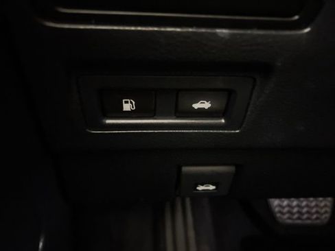 Used 2013 Lexus LS 460 image 8