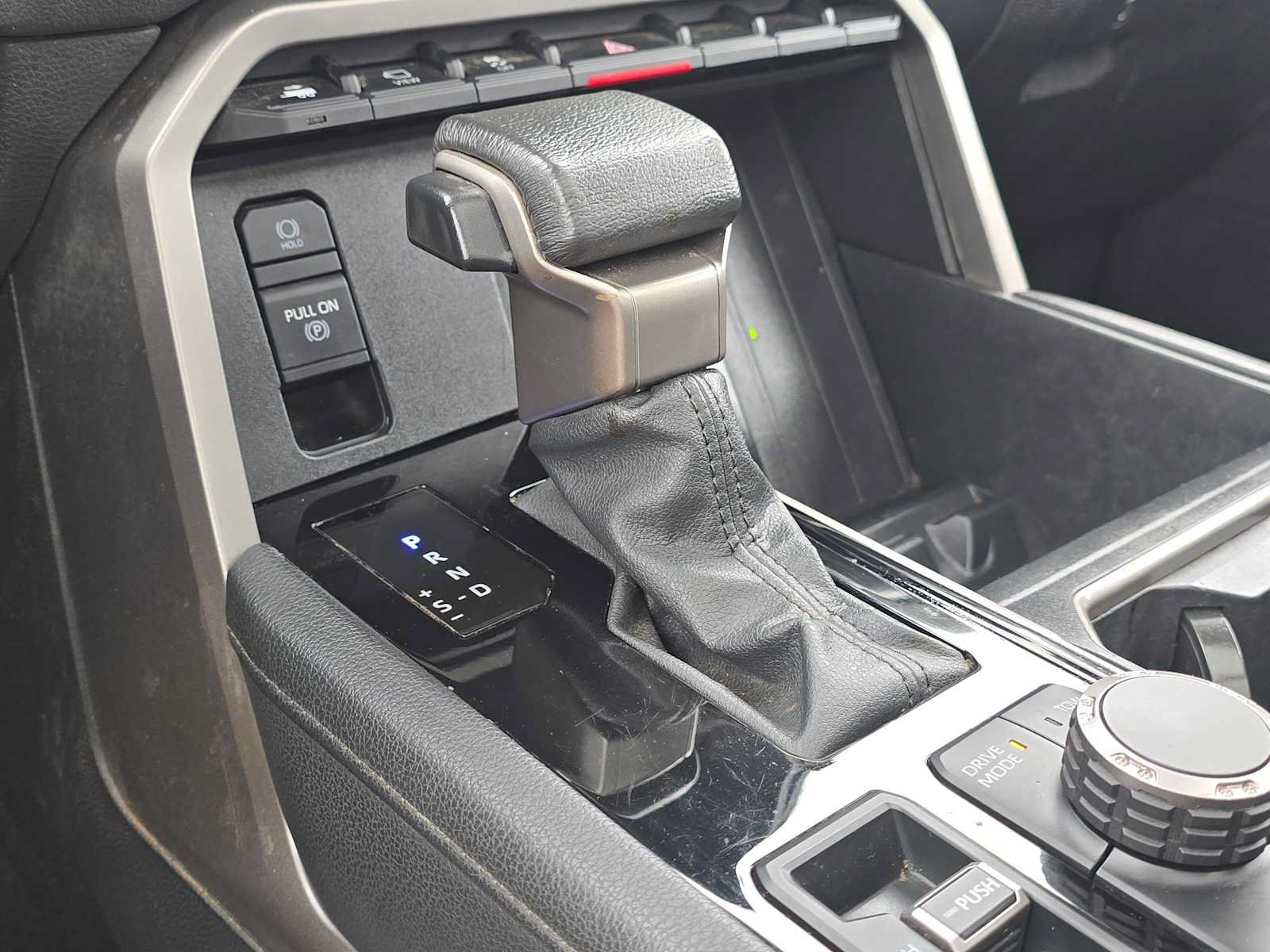 Used 2024 Toyota Tundra Limited AWD/4WD image 38