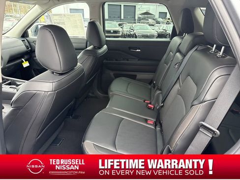 New 2026 Nissan Pathfinder SL image 25