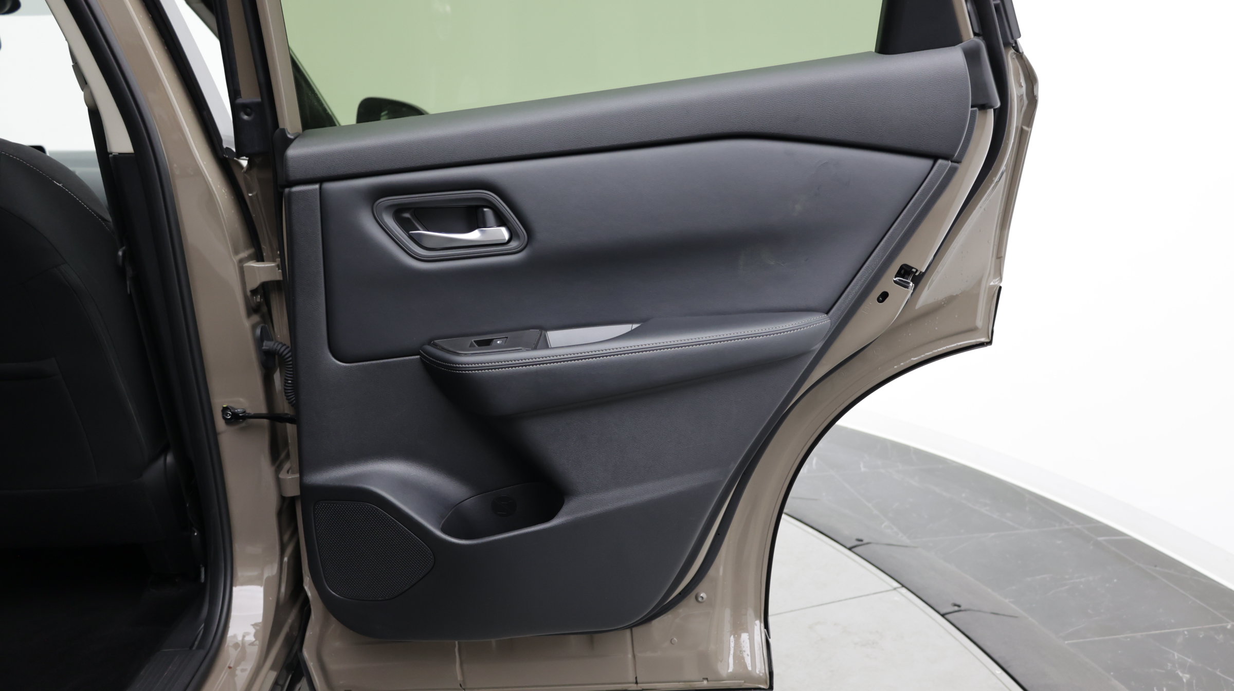 Used 2025 Nissan Rogue SV AWD/4WD image 42