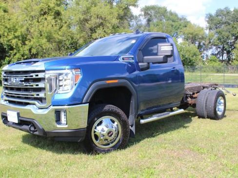 Used 2022 GMC Sierra 3500 SLE w/ SLE Convenience Package image 2
