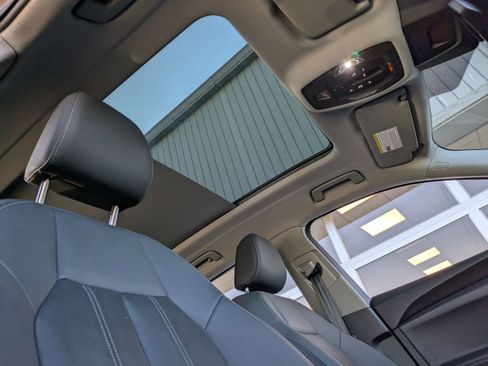 Used 2025 Audi Q5 Premium w/ Convenience Package image 22