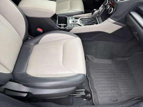 Used 2021 Subaru Forester Limited w/ Popular Package #3 image 9