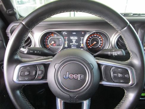 Used 2021 Jeep Gladiator Overland w/ Dual Top Group AWD/4WD image 37