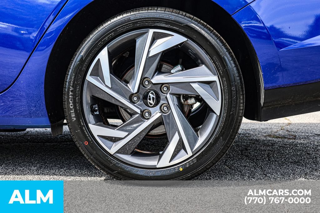 Used 2025 Hyundai Elantra Sport FWD image 16