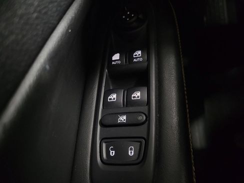 Used 2019 Jeep Compass Sport w/ Tech Group FWD image 27