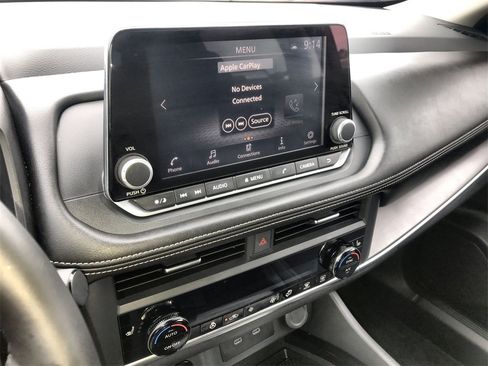 Certified 2025 Nissan Rogue SV w/ SV Premium Package image 16