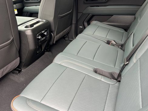 New 2026 GMC Yukon XL AT4 AWD/4WD image 8