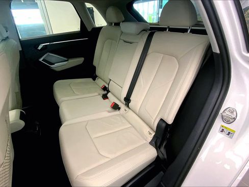 Used 2022 Audi Q3 2.0T Premium w/ Convenience Package image 21