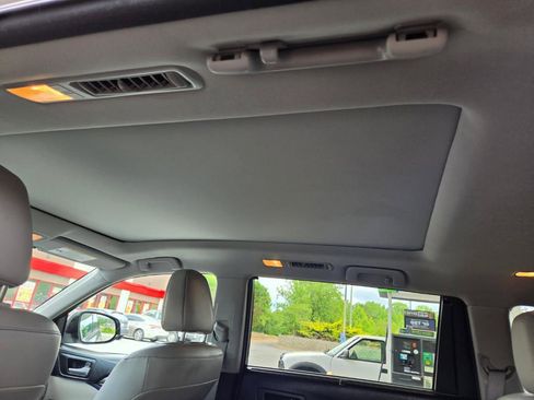 Used 2016 Toyota Highlander Limited Platinum AWD/4WD image 17