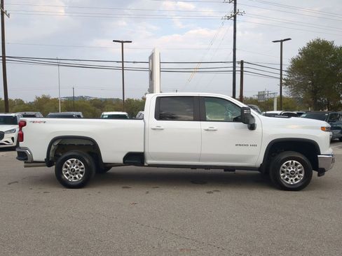 Used 2025 Chevrolet Silverado 2500 LT w/ Safety Package image 2