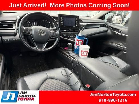 Used 2021 Toyota Camry SE FWD image 12