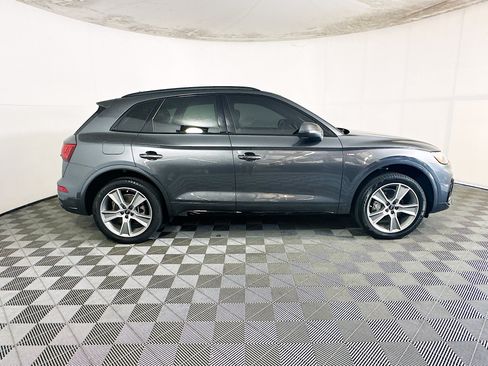 Used 2025 Audi Q5 2.0T Premium w/ Convenience Plus Package AWD/4WD image 2