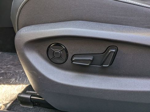 New 2026 Volkswagen Tiguan SE image 25