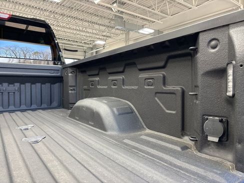 Used 2024 GMC Sierra 2500 Denali w/ Denali Reserve Package image 18