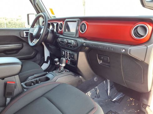 Used 2021 Jeep Wrangler Unlimited Rubicon AWD/4WD image 22