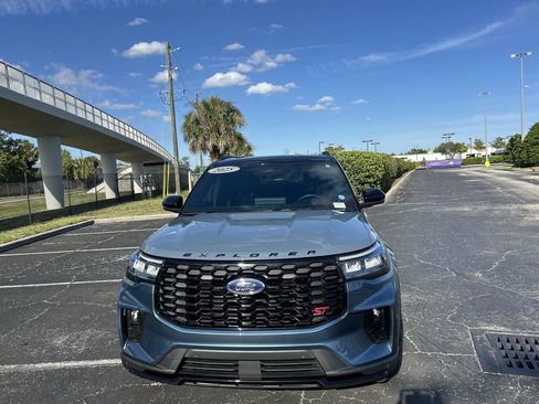Used 2025 Ford Explorer ST AWD/4WD image 19