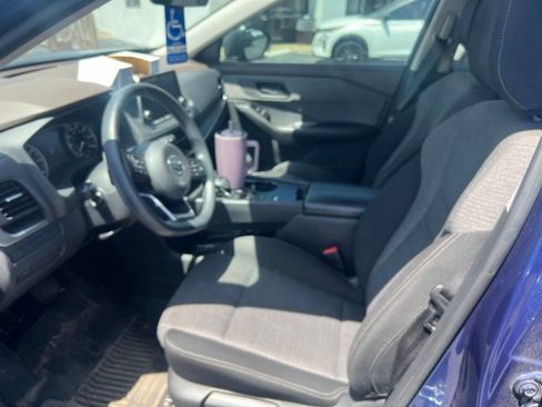 Used 2021 Nissan Rogue S FWD image 2