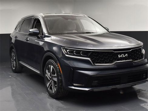 Certified 2022 Kia Sorento SX image 2