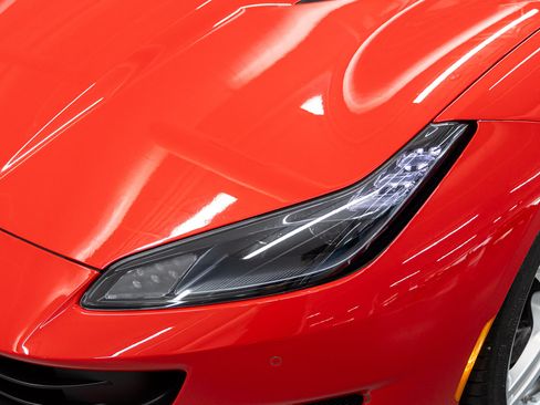 Used 2020 Ferrari Portofino RWD image 17