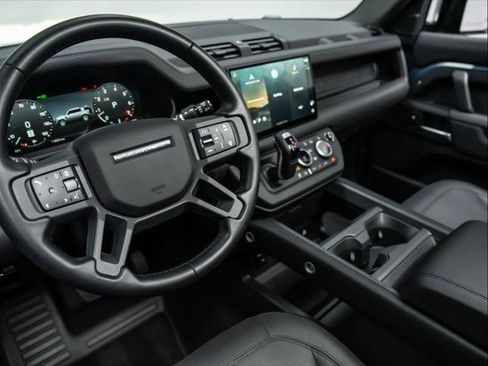Used 2025 Land Rover Defender 110 S AWD/4WD image 17